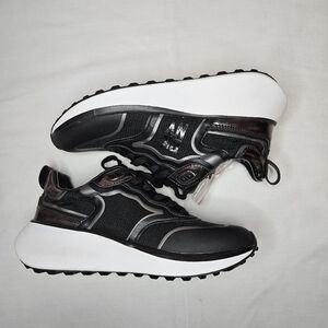 DKNY Aki Lace-Up Sneakers Black And Gunmetal NWT Sz 7 Retail $119